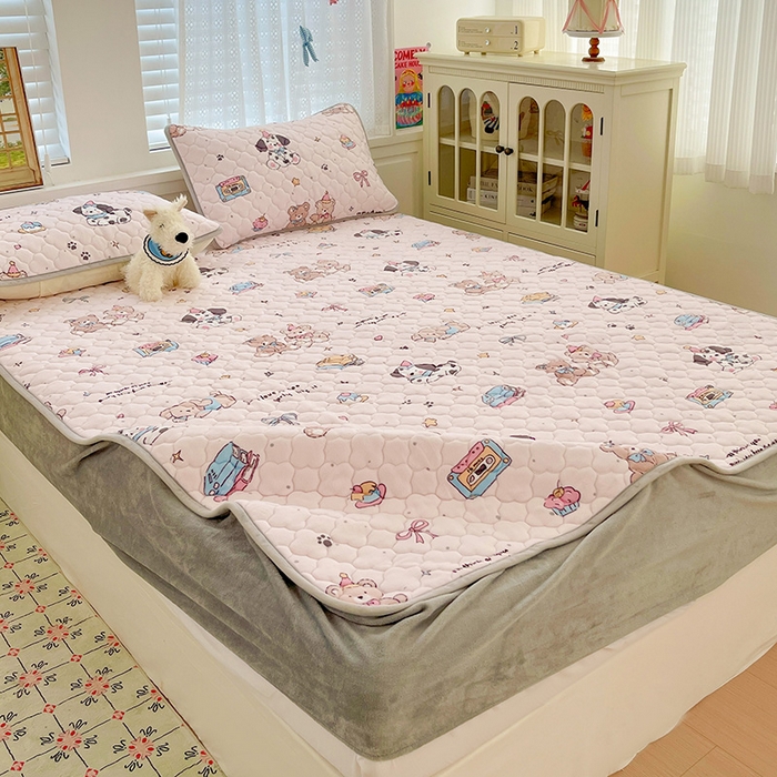 91家纺网 家纺一手货源 找家纺 富馨莱 2025新款牛奶绒夹棉床笠支持一件定做 甜心汪汪-夹棉