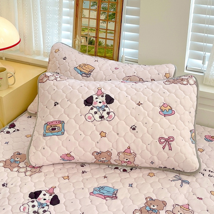 91家纺网 家纺一手货源 找家纺 富馨莱 2025新款牛奶绒夹棉床笠支持一件定做 甜心汪汪-夹棉