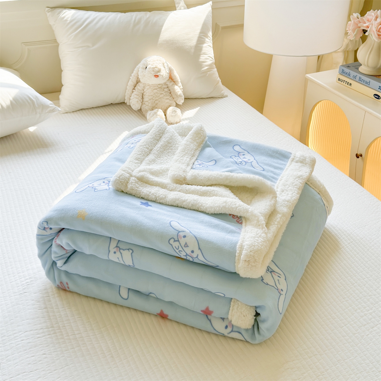 91家纺网 家纺一手货源 找家纺 名兮家居 2025秋冬正版授权经典奥特曼高克重牛奶绒羊羔绒多功能盖毯【含防伪标】 盖毯-星星大耳狗