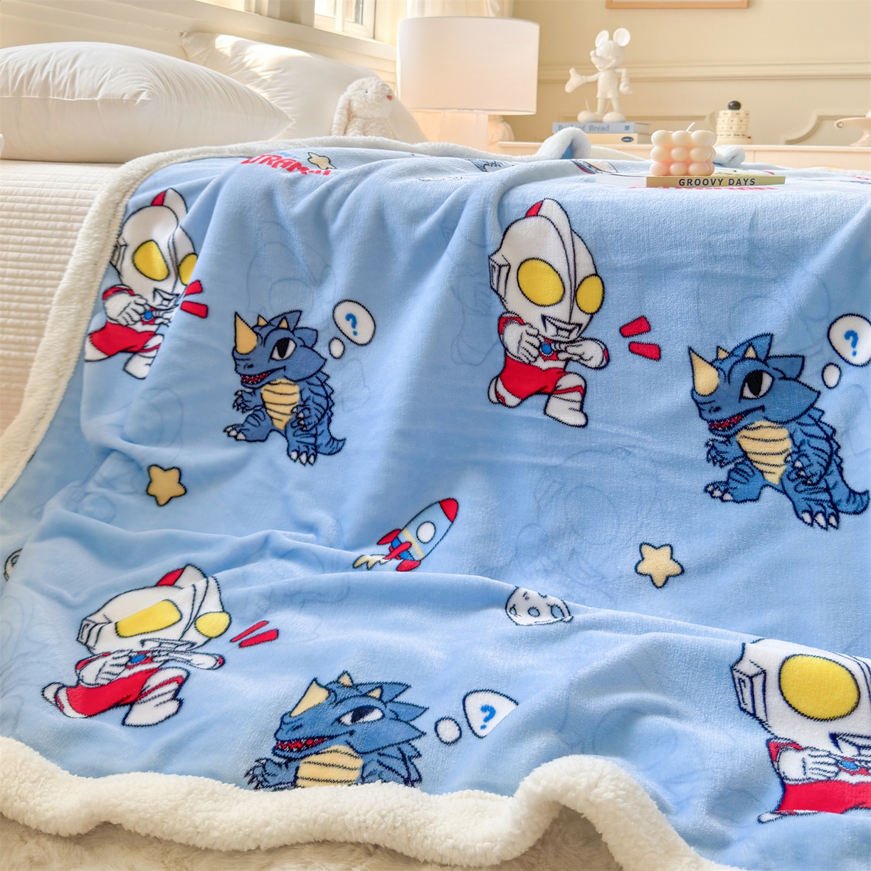 91家纺网 家纺一手货源 找家纺 名兮家居 2025秋冬正版授权经典奥特曼高克重牛奶绒羊羔绒多功能盖毯【含防伪标】 盖毯-奥特曼打怪兽