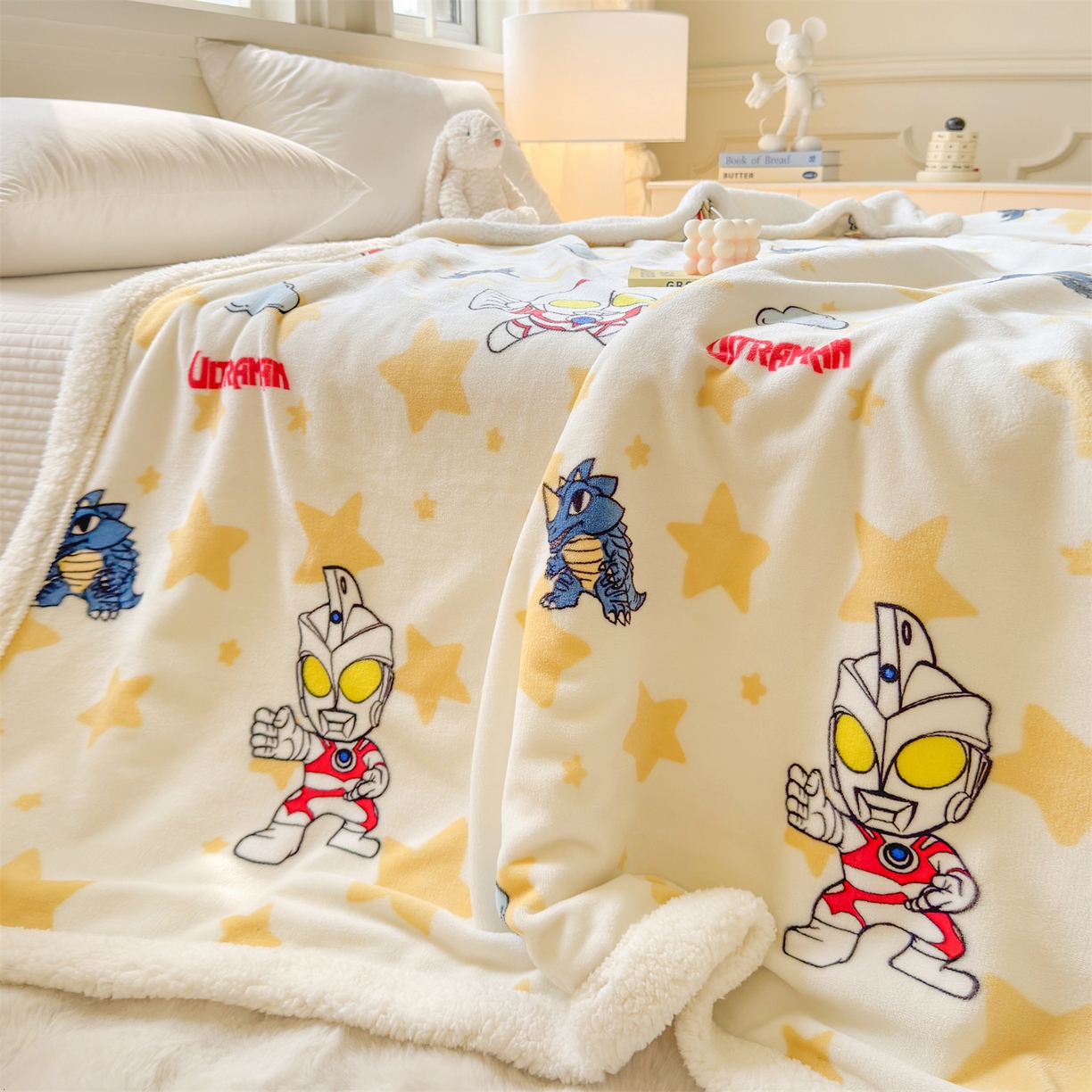 91家纺网 家纺一手货源 找家纺 名兮家居 2025秋冬正版授权经典奥特曼高克重牛奶绒羊羔绒多功能盖毯【含防伪标】 盖毯-星空战士