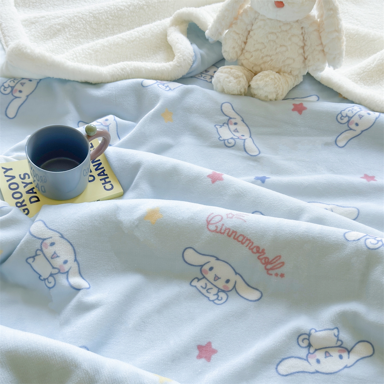 91家纺网 家纺一手货源 找家纺 名兮家居 2025秋冬正版授权经典奥特曼高克重牛奶绒羊羔绒多功能盖毯【含防伪标】 盖毯-星星大耳狗