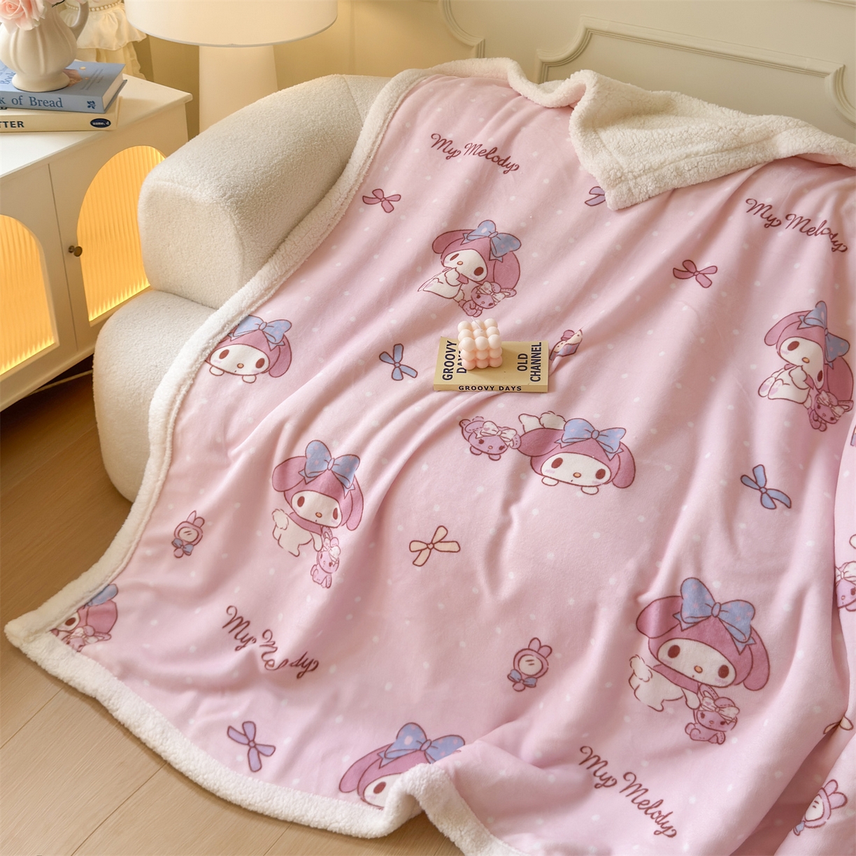 91家纺网 家纺一手货源 找家纺 名兮家居 2025秋冬正版授权经典奥特曼高克重牛奶绒羊羔绒多功能盖毯【含防伪标】 盖毯-点点美乐蒂