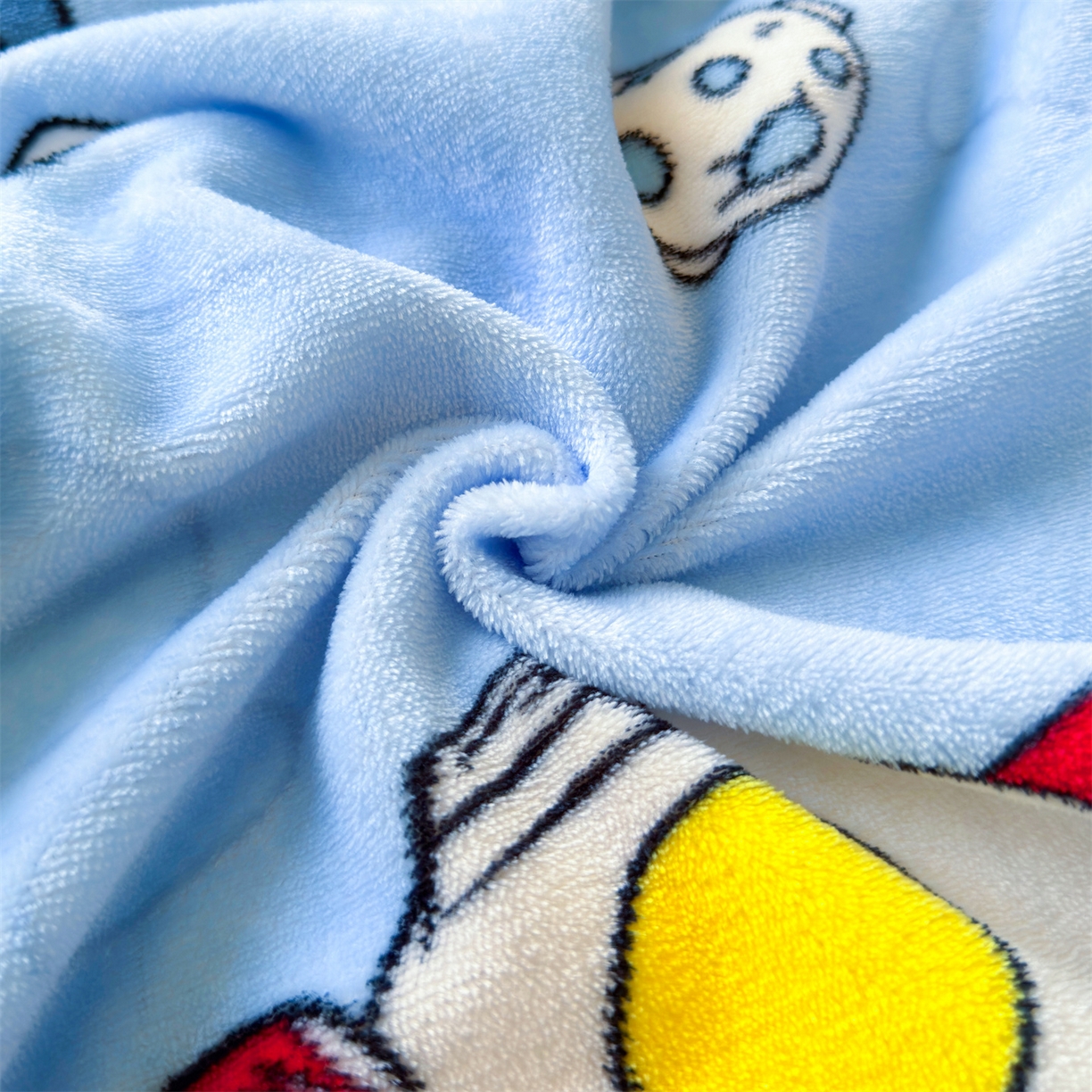 91家纺网 家纺一手货源 找家纺 名兮家居 2025秋冬正版授权经典奥特曼高克重牛奶绒羊羔绒多功能盖毯【含防伪标】 盖毯-奥特曼打怪兽