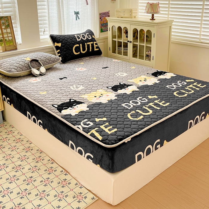 91家纺网 家纺一手货源 找家纺 富馨莱 2025新款牛奶绒夹棉床笠支持一件定做 小柯基-夹棉