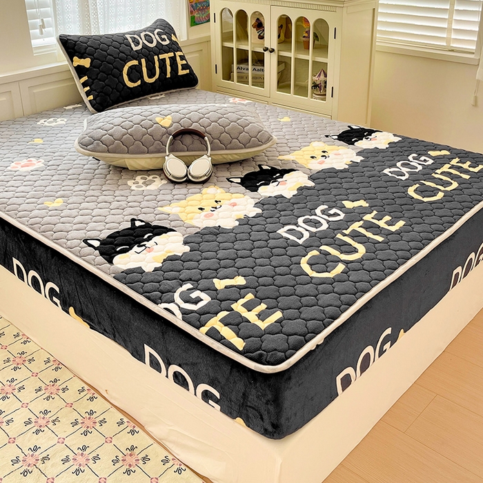 91家纺网 家纺一手货源 找家纺 富馨莱 2025新款牛奶绒夹棉床笠支持一件定做 小柯基-夹棉