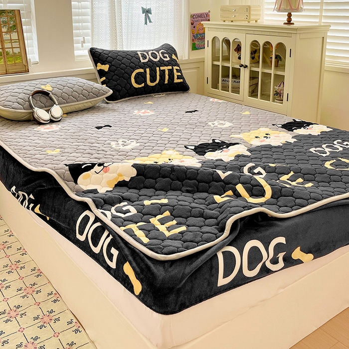 91家纺网 家纺一手货源 找家纺 富馨莱 2025新款牛奶绒夹棉床笠支持一件定做 小柯基-夹棉