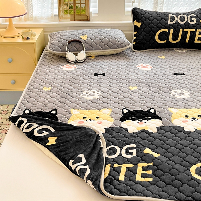 91家纺网 家纺一手货源 找家纺 富馨莱 2025新款牛奶绒夹棉床笠支持一件定做 小柯基-夹棉