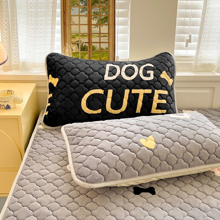 91家纺网 家纺一手货源 找家纺 富馨莱 2025新款牛奶绒夹棉床笠支持一件定做 小柯基-夹棉