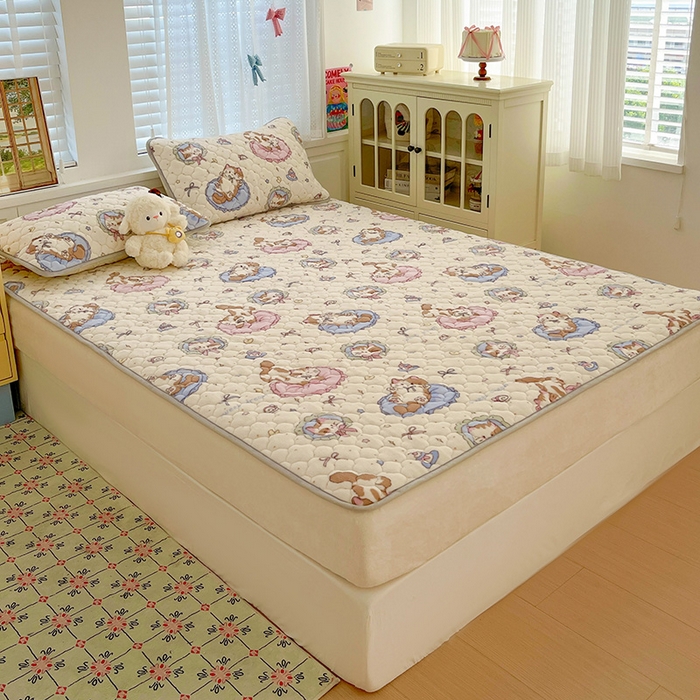 91家纺网 家纺一手货源 找家纺 富馨莱 2025新款牛奶绒夹棉床笠支持一件定做 小猫咪-夹棉