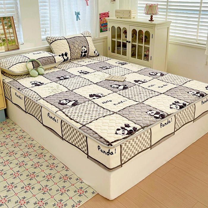 91家纺网 家纺一手货源 找家纺 富馨莱 2025新款牛奶绒夹棉床笠支持一件定做 熊猫皮皮-夹棉