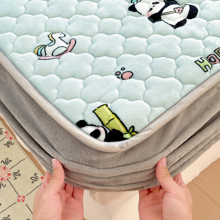 91家纺网 家纺一手货源 找家纺 富馨莱 2025新款牛奶绒夹棉床笠支持一件定做 熊猫仔仔-夹棉