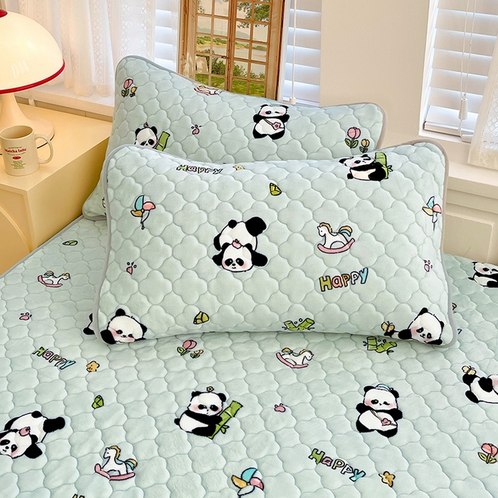 91家纺网 家纺一手货源 找家纺 富馨莱 2025新款牛奶绒夹棉床笠支持一件定做 熊猫仔仔-夹棉