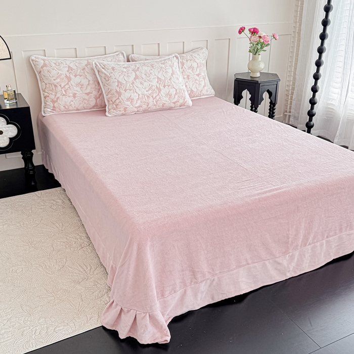 91家纺网 家纺一手货源 找家纺 赛丽雅 2025新款包边雕花烂花牛奶绒四件套 繁华倾心-粉