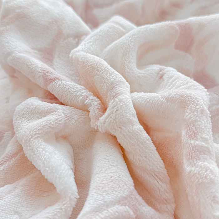 91家纺网 家纺一手货源 找家纺 赛丽雅 2025新款包边雕花烂花牛奶绒四件套 繁华倾心-粉