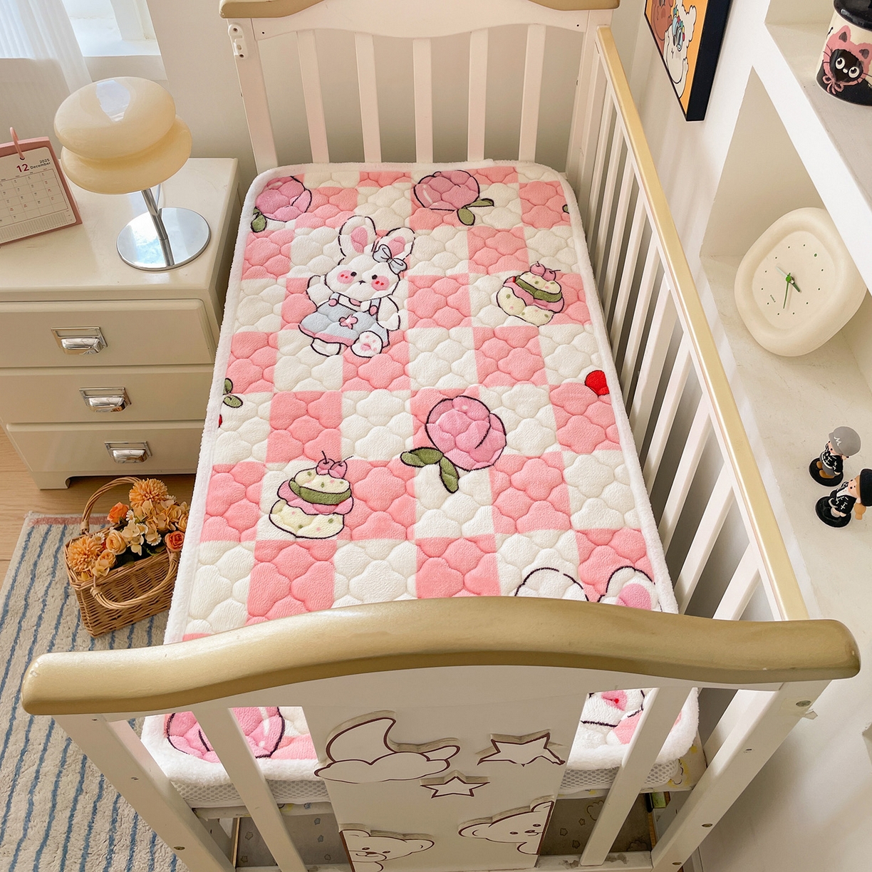 91家纺网 家纺一手货源 找家纺 富馨莱 2025新款幼儿园床垫支持定制尺寸 桃子兔兔