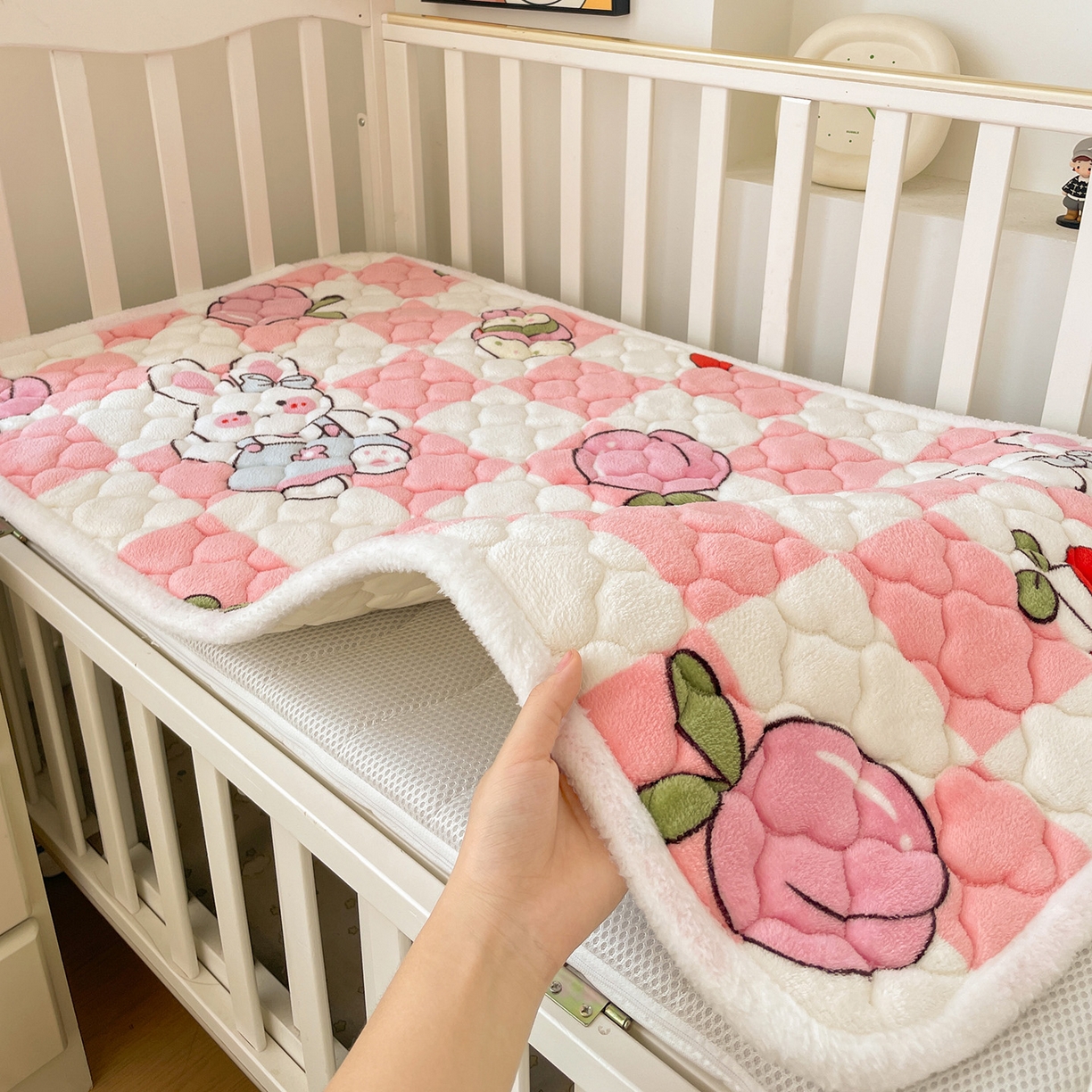 91家纺网 家纺一手货源 找家纺 富馨莱 2025新款幼儿园床垫支持定制尺寸 桃子兔兔