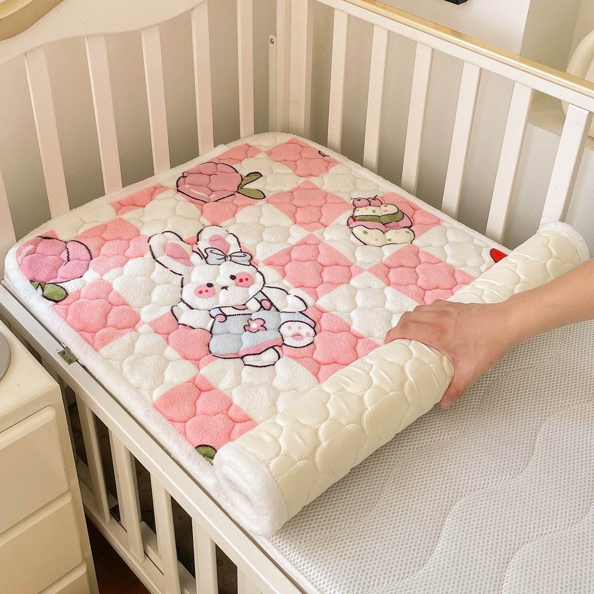 91家纺网 家纺一手货源 找家纺 富馨莱 2025新款幼儿园床垫支持定制尺寸 桃子兔兔