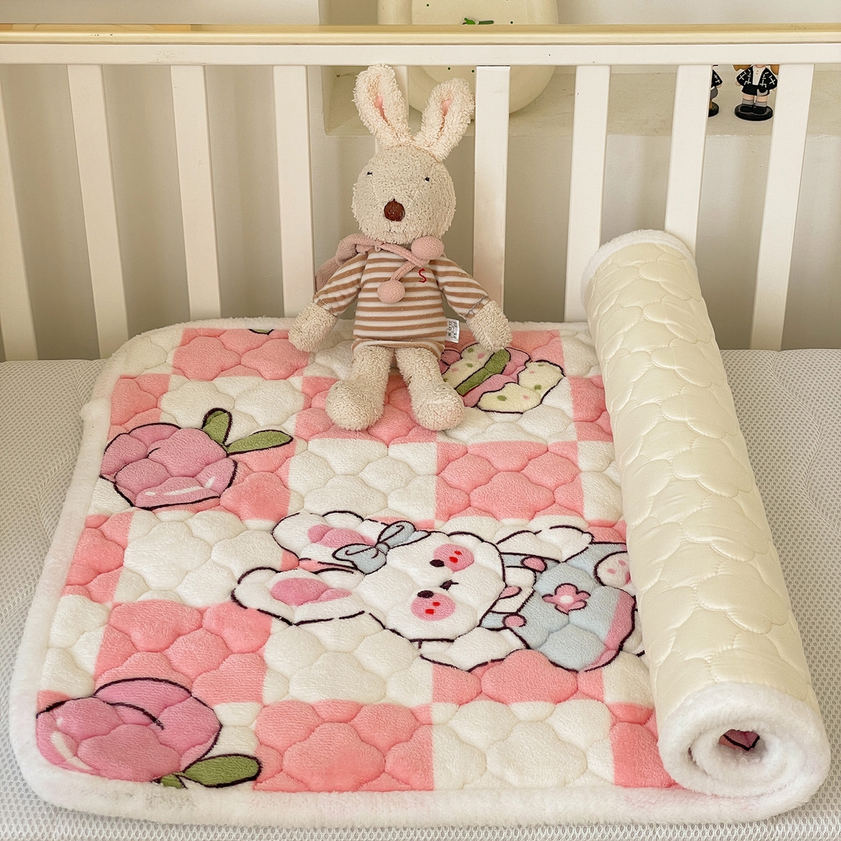 91家纺网 家纺一手货源 找家纺 富馨莱 2025新款幼儿园床垫支持定制尺寸 桃子兔兔