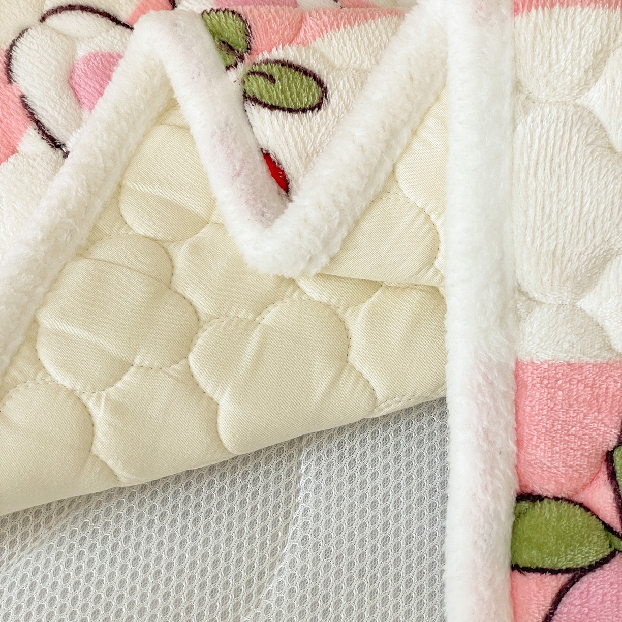 91家纺网 家纺一手货源 找家纺 富馨莱 2025新款幼儿园床垫支持定制尺寸 桃子兔兔