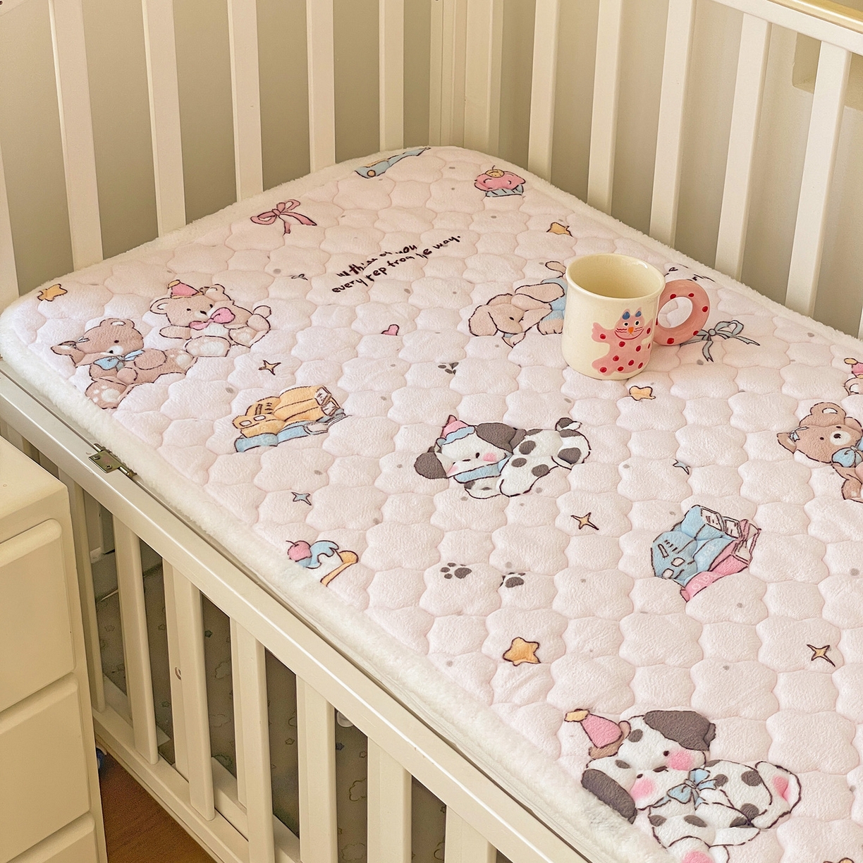 91家纺网 家纺一手货源 找家纺 富馨莱 2025新款幼儿园床垫支持定制尺寸 甜心汪汪