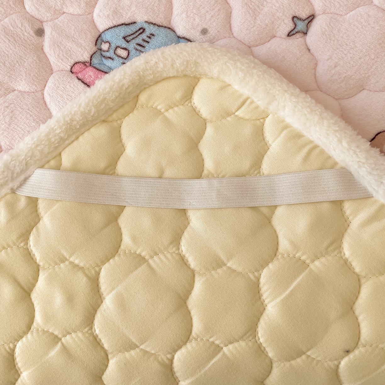 91家纺网 家纺一手货源 找家纺 富馨莱 2025新款幼儿园床垫支持定制尺寸 甜心汪汪