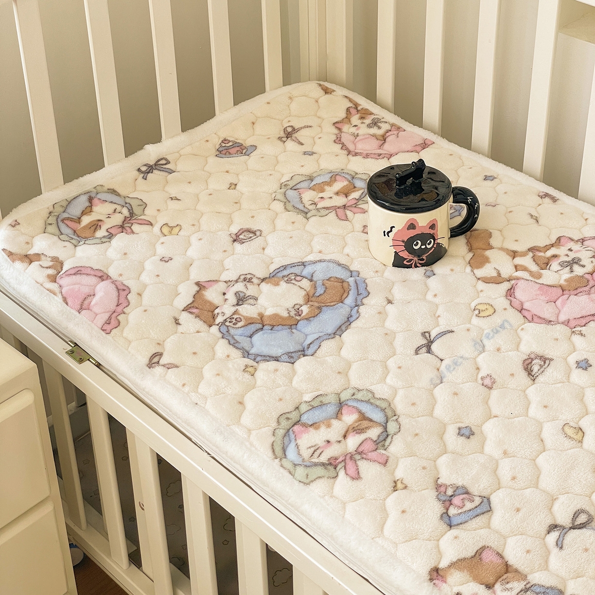 91家纺网 家纺一手货源 找家纺 富馨莱 2025新款幼儿园床垫支持定制尺寸 小猫咪