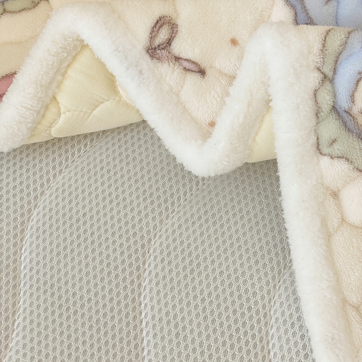 91家纺网 家纺一手货源 找家纺 富馨莱 2025新款幼儿园床垫支持定制尺寸 小猫咪