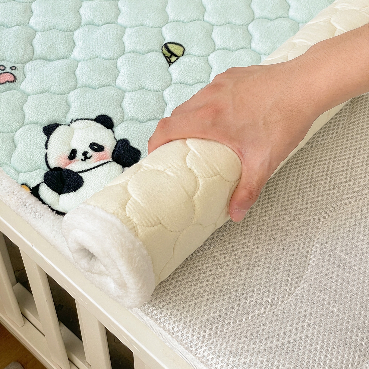 91家纺网 家纺一手货源 找家纺 富馨莱 2025新款幼儿园床垫支持定制尺寸 熊猫仔仔