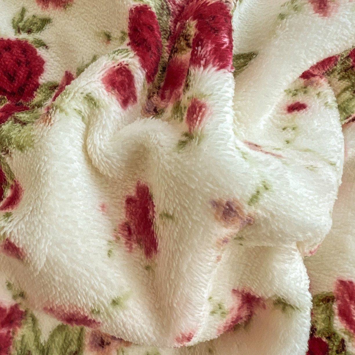 91家纺网 家纺一手货源 找家纺 美梦家纺 2025新款花边牛奶绒床盖四件套 向阳玫瑰-红