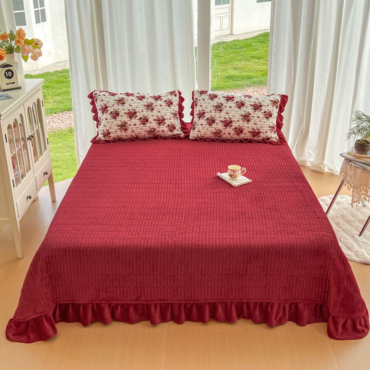 91家纺网 家纺一手货源 找家纺 美梦家纺 2025新款花边牛奶绒床盖四件套 向阳玫瑰-红