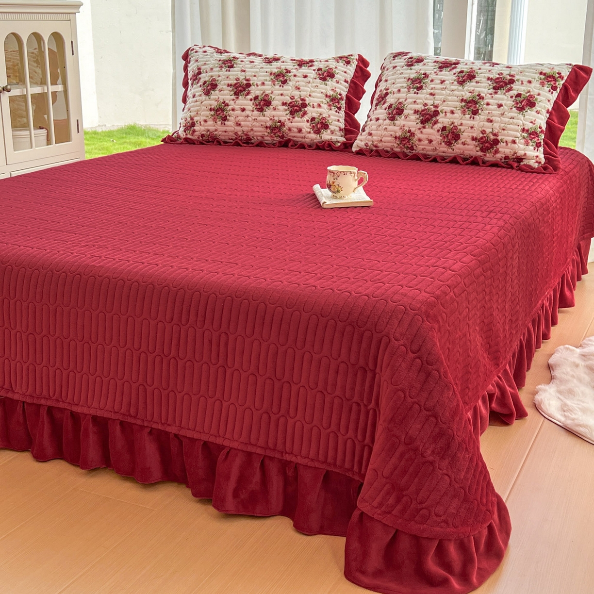 91家纺网 家纺一手货源 找家纺 美梦家纺 2025新款花边牛奶绒床盖四件套 向阳玫瑰-红