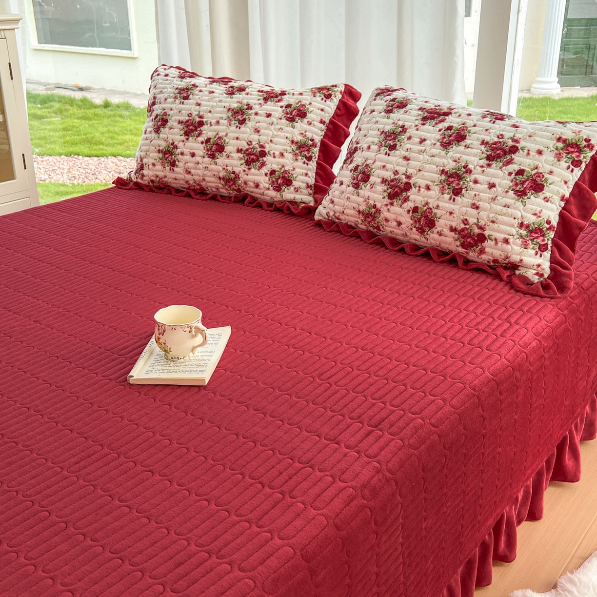 91家纺网 家纺一手货源 找家纺 美梦家纺 2025新款花边牛奶绒床盖四件套 向阳玫瑰-红