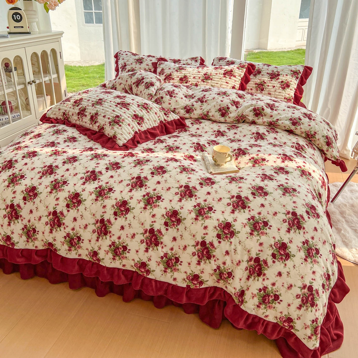 91家纺网 家纺一手货源 找家纺 美梦家纺 2025新款花边牛奶绒床盖四件套 向阳玫瑰-红