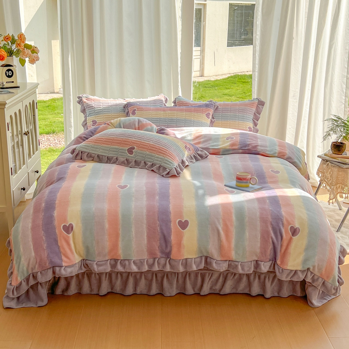 91家纺网 家纺一手货源 找家纺 美梦家纺 2025新款花边牛奶绒床盖四件套 彩虹条-紫