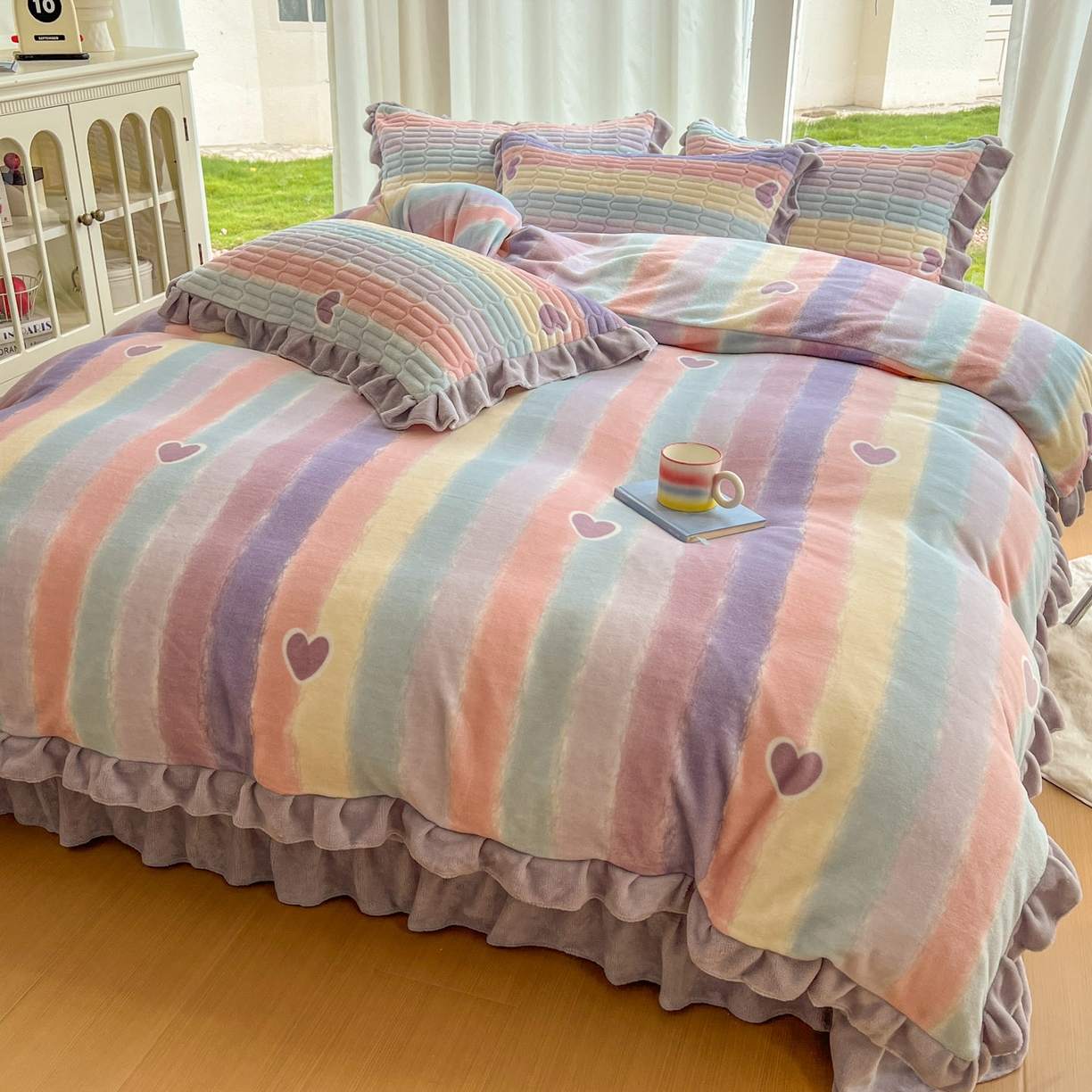 91家纺网 家纺一手货源 找家纺 美梦家纺 2025新款花边牛奶绒床盖四件套 彩虹条-紫