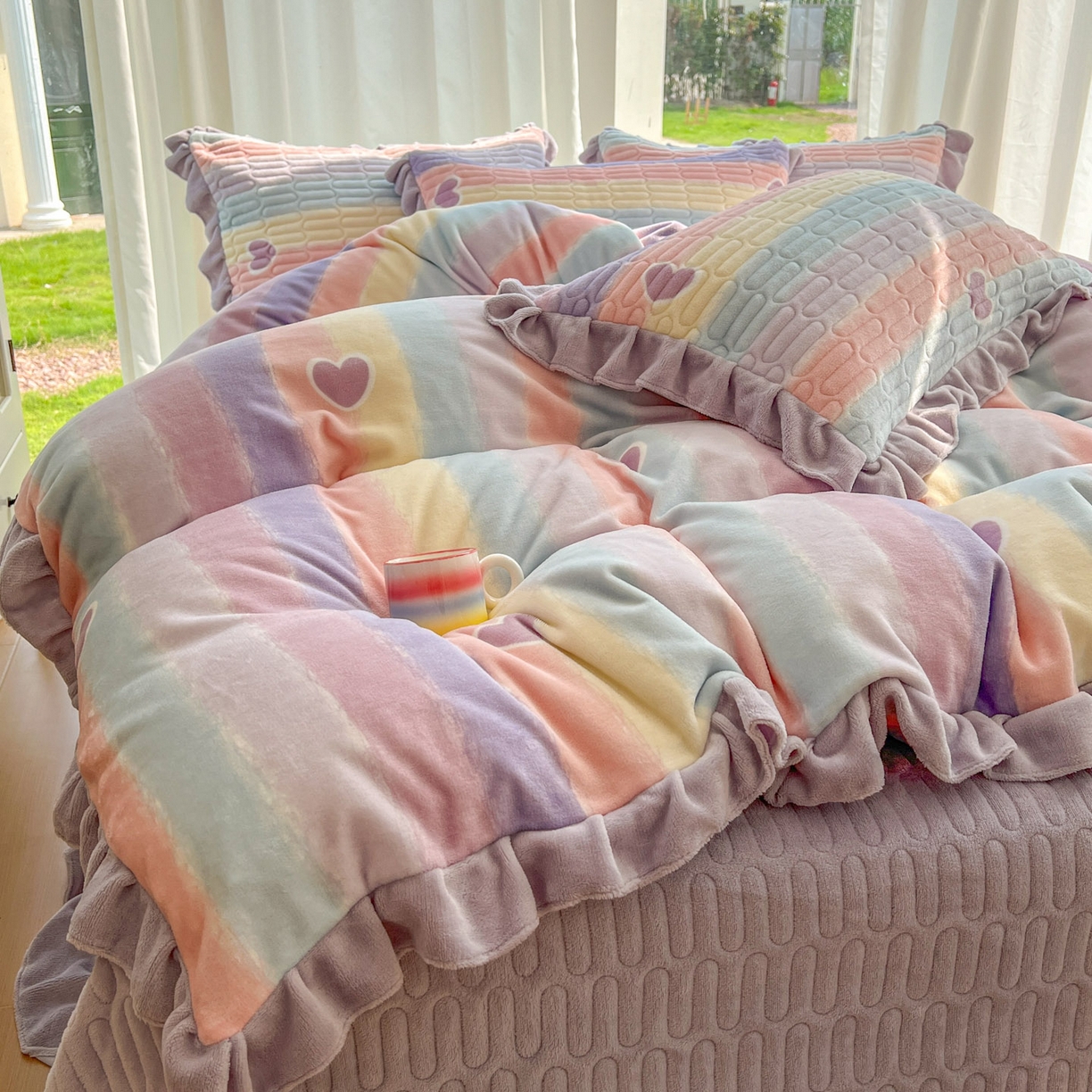 91家纺网 家纺一手货源 找家纺 美梦家纺 2025新款花边牛奶绒床盖四件套 彩虹条-紫