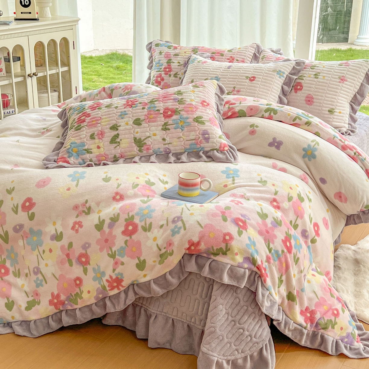 美梦家纺 2025新款花边牛奶绒床盖四件套 梦回花田粉