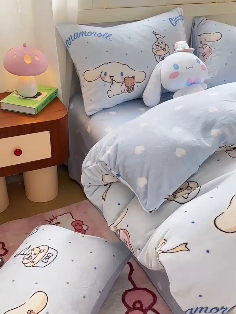 91家纺网 家纺一手货源 找家纺 博雅 2025新款三丽鸥正版授权高克重牛奶绒小版四件套提供买家秀 牛奶绒小版-点点玉桂狗