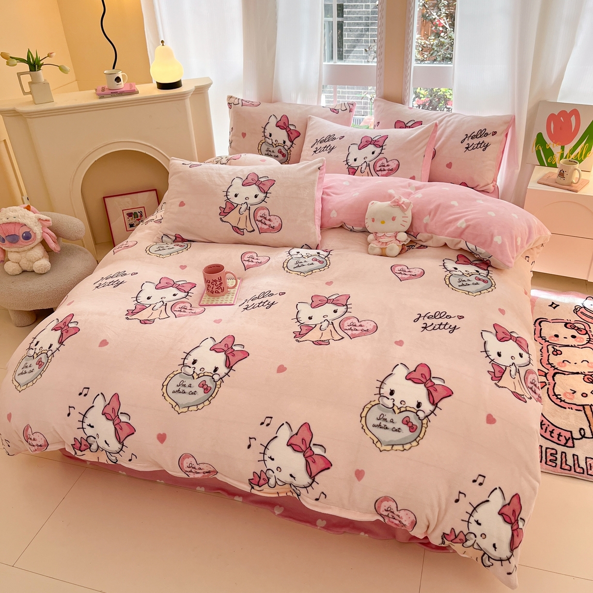 91家纺网 家纺一手货源 找家纺 博雅 2025新款三丽鸥正版授权高克重牛奶绒小版四件套提供买家秀 牛奶绒小版-害羞kt 猫专版花型