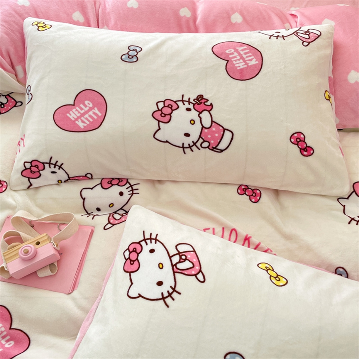 91家纺网 家纺一手货源 找家纺 博雅 2025新款三丽鸥正版授权高克重牛奶绒小版四件套提供买家秀 牛奶绒小版-蝴蝶结KT