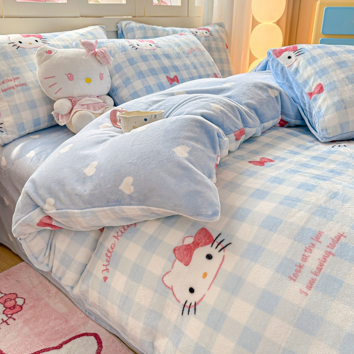 91家纺网 家纺一手货源 找家纺 博雅 2025新款三丽鸥正版授权高克重牛奶绒小版四件套提供买家秀 牛奶绒小版-蓝色蝴蝶结KT