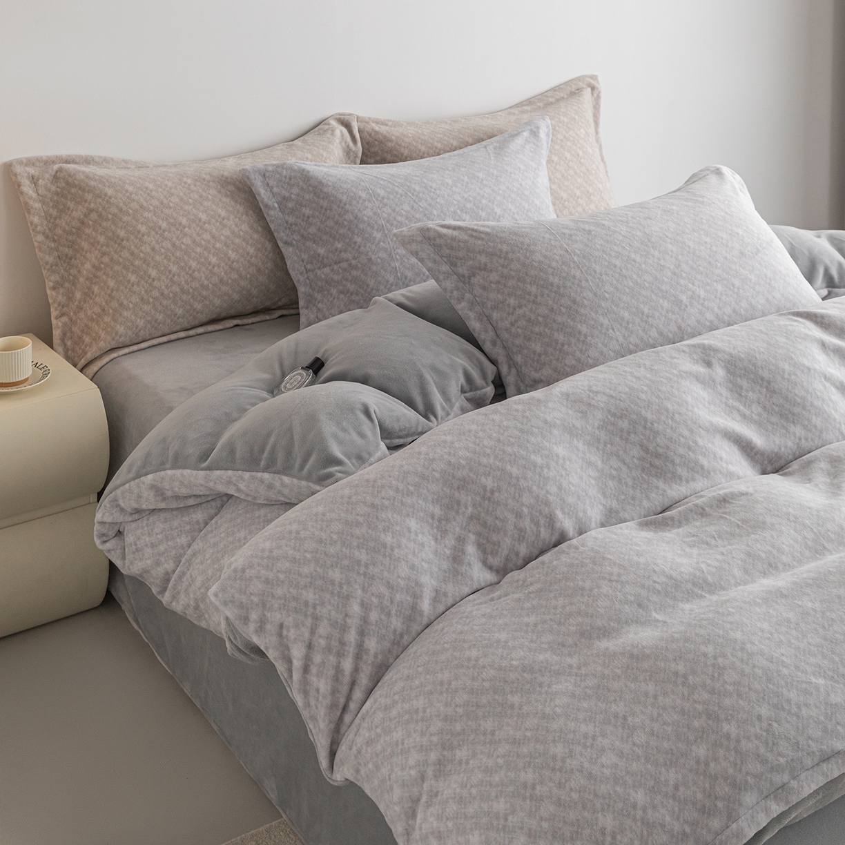 91家纺网 家纺一手货源 找家纺 （总）锦罗绣 2025新款牛奶绒肌理纹四件套