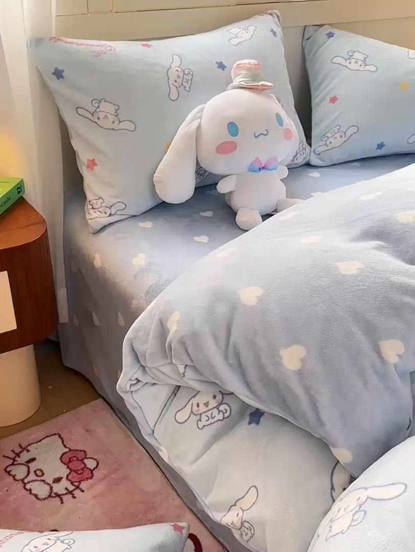 91家纺网 家纺一手货源 找家纺 博雅 2025新款三丽鸥正版授权高克重牛奶绒小版四件套提供买家秀 牛奶绒小版-满版玉桂狗