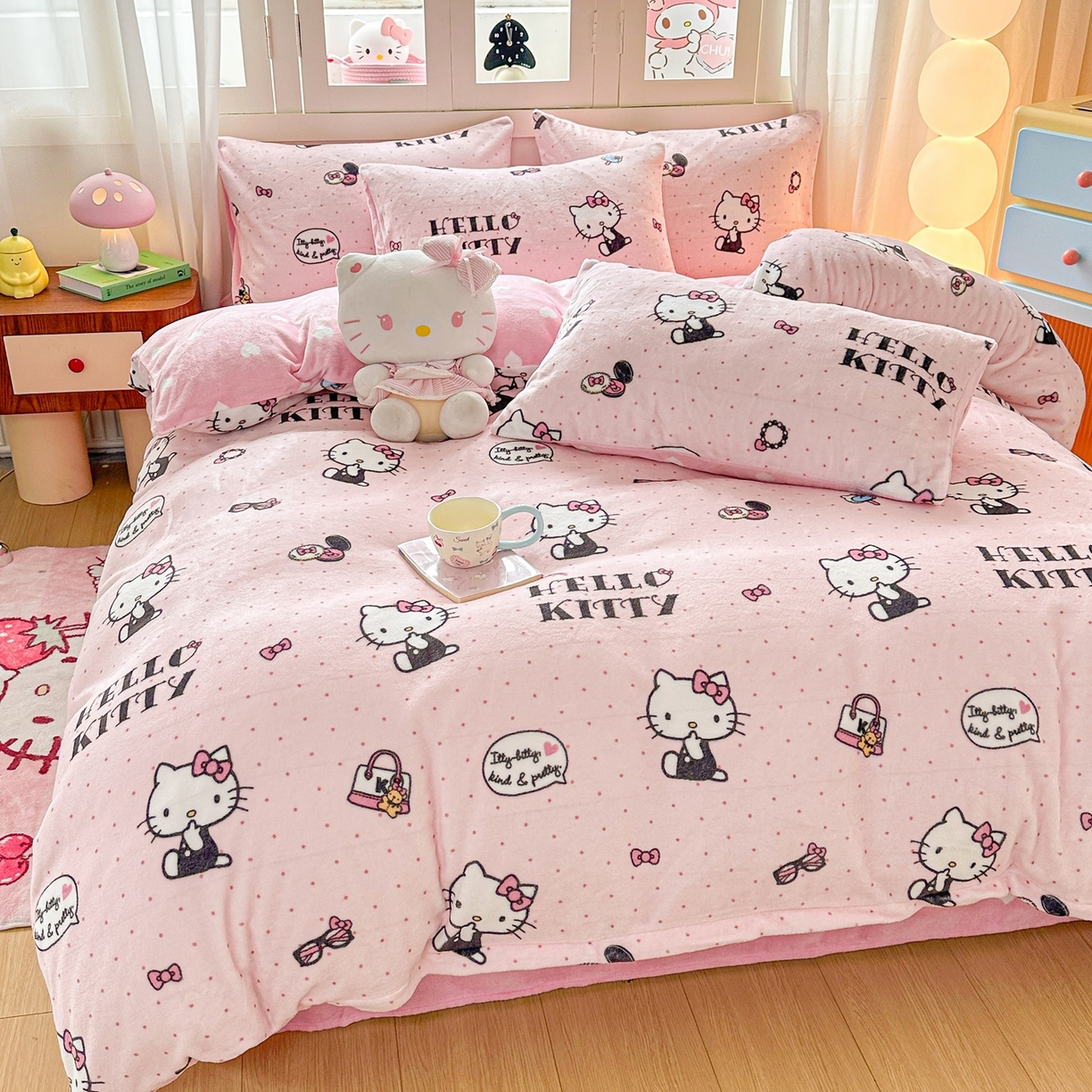 91家纺网 家纺一手货源 找家纺 博雅 2025新款三丽鸥正版授权高克重牛奶绒小版四件套提供买家秀 牛奶绒小版-美妆KT猫