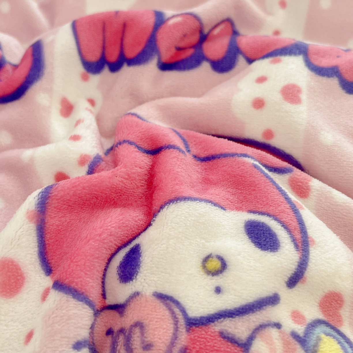 91家纺网 家纺一手货源 找家纺 博雅 2025新款三丽鸥正版授权高克重牛奶绒小版四件套提供买家秀 牛奶绒小版-贪吃美乐蒂专版花型