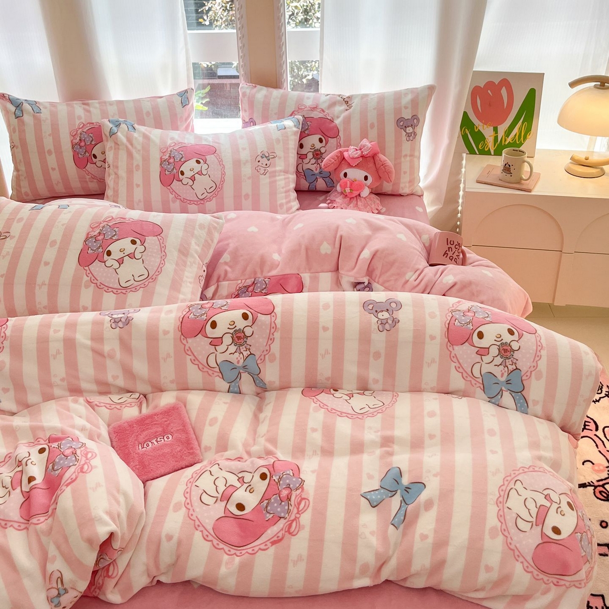 91家纺网 家纺一手货源 找家纺 博雅 2025新款三丽鸥正版授权高克重牛奶绒小版四件套提供买家秀 牛奶绒小版-甜甜美乐蒂专版花型