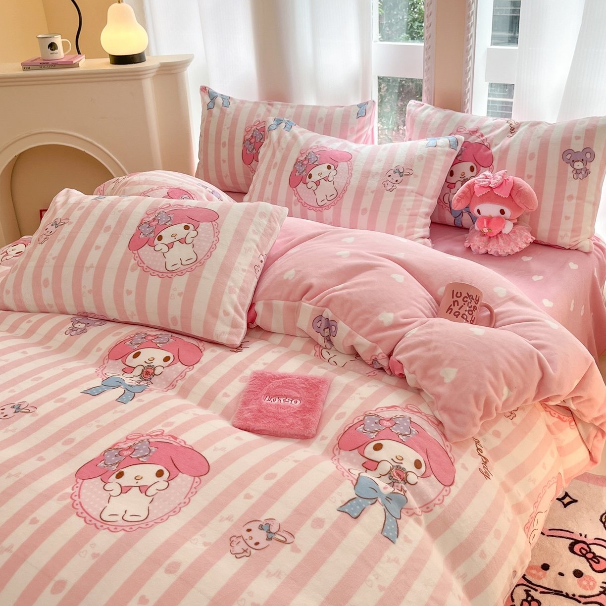 91家纺网 家纺一手货源 找家纺 博雅 2025新款三丽鸥正版授权高克重牛奶绒小版四件套提供买家秀 牛奶绒小版-甜甜美乐蒂专版花型