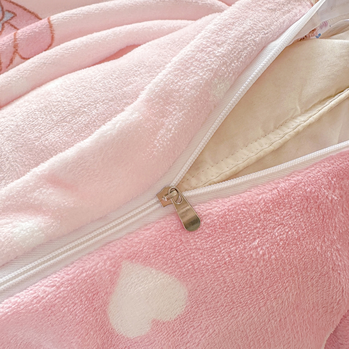 91家纺网 家纺一手货源 找家纺 博雅 2025新款三丽鸥正版授权高克重牛奶绒小版四件套提供买家秀 牛奶绒小版-小兔美乐蒂