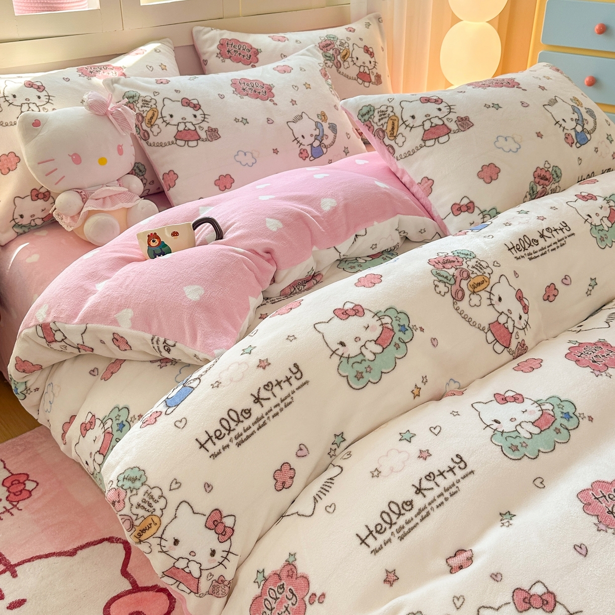 91家纺网 家纺一手货源 找家纺 博雅 2025新款三丽鸥正版授权高克重牛奶绒小版四件套提供买家秀 牛奶绒小版-幸福KT猫专版花型